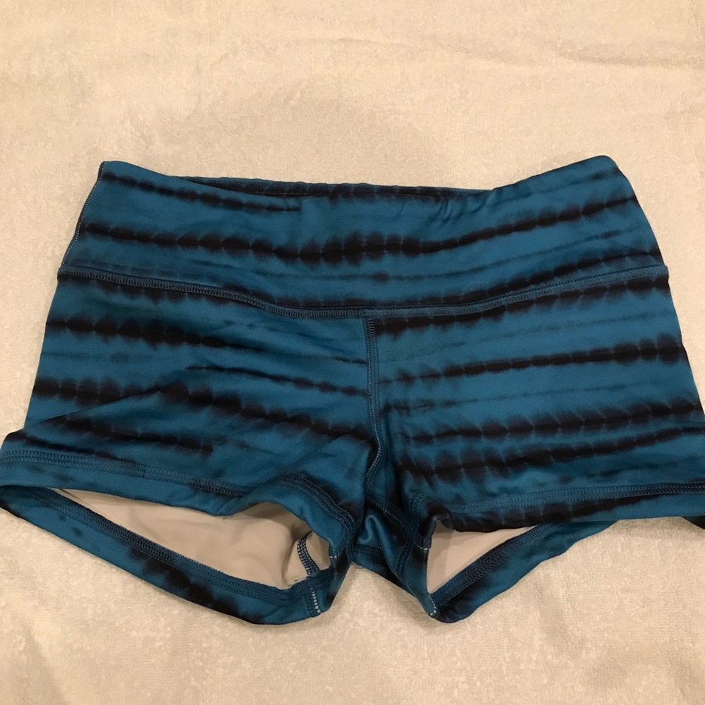 FLEO shorts